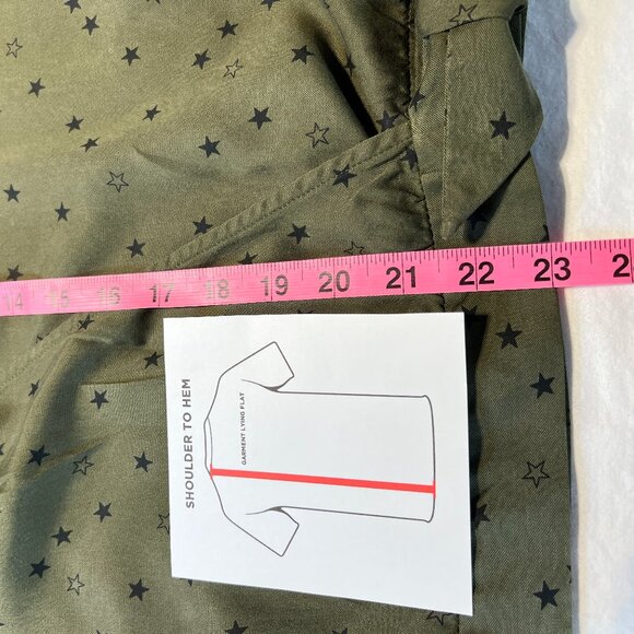 🌟Eddie Bauer Tranquil Olive Wrap Top  XL  Star Print & Tie Waist - Picture 10 of 11